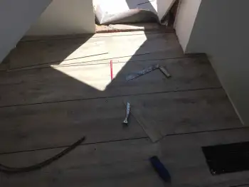 In Groningen hebben we een woning van drie verdiepingen voorzien van een pvc-vloer met een bies. In Groningen hebben we een woning van drie verdiepingen voorzien van een pvc-vloer met een bies.