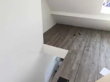 In Groningen hebben we een woning van drie verdiepingen voorzien van een pvc-vloer met een bies. In Groningen hebben we een woning van drie verdiepingen voorzien van een pvc-vloer met een bies.