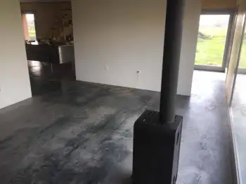 In een prachtige woning in Haren (Groningen) hebben we de betonvloer van een pu-coating voorzien. In een prachtige woning in Haren (Groningen) hebben we de betonvloer van een pu-coating voorzien.