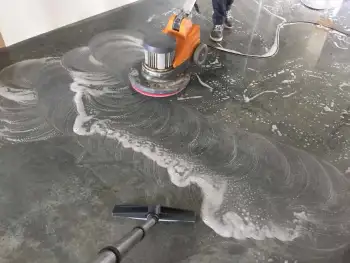 In een prachtige woning in Haren (Groningen) hebben we de betonvloer van een pu-coating voorzien. In een prachtige woning in Haren (Groningen) hebben we de betonvloer van een pu-coating voorzien.