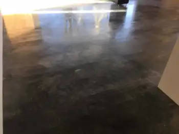 In een prachtige woning in Haren (Groningen) hebben we de betonvloer van een pu-coating voorzien. In een prachtige woning in Haren (Groningen) hebben we de betonvloer van een pu-coating voorzien.