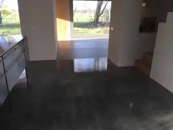 In een prachtige woning in Haren (Groningen) hebben we de betonvloer van een pu-coating voorzien. In een prachtige woning in Haren (Groningen) hebben we de betonvloer van een pu-coating voorzien.