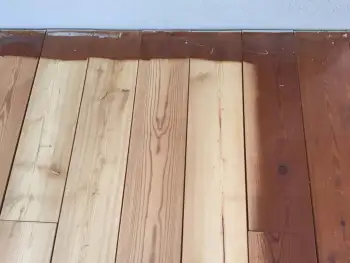 Hooghalen totale vloerrenovatie van lariks vloer + schuren en afwerken met olie & plinten monteren Hooghalen totale vloerrenovatie van lariks vloer + schuren en afwerken met olie & plinten monteren