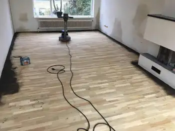 Eiken lamelparket geschuurd en afgewerkt met zwarte olie in Stadskanaal Eiken lamelparket geschuurd en afgewerkt met zwarte olie in Stadskanaal
