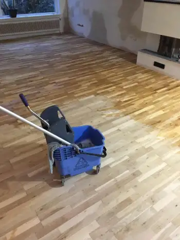 Eiken lamelparket geschuurd en afgewerkt met zwarte olie in Stadskanaal Eiken lamelparket geschuurd en afgewerkt met zwarte olie in Stadskanaal