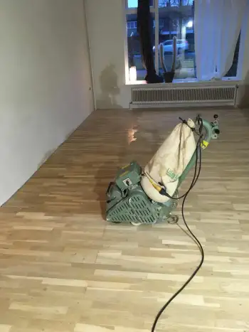 Eiken lamelparket geschuurd en afgewerkt met zwarte olie in Stadskanaal Eiken lamelparket geschuurd en afgewerkt met zwarte olie in Stadskanaal
