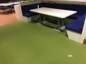 Op een school in Leek hebben wij vele vierkante meters tapijt gereinigd.