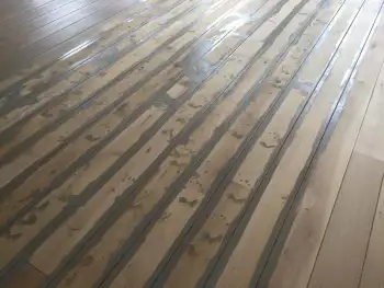In een woonboerderij in Buinen hebben we de eiken houten vloeren geschuurd