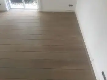 In een woonboerderij in Buinen hebben we de eiken houten vloeren geschuurd