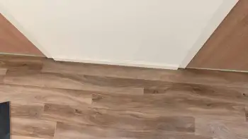 In Ameland bij een vakantiewoning 140 m2 vloer geschuurd en pvc vloer gelegd. In Ameland bij een vakantiewoning 140 m2 vloer geschuurd en pvc vloer gelegd.