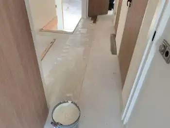 In Ameland bij een vakantiewoning 140 m2 vloer geschuurd en pvc vloer gelegd. In Ameland bij een vakantiewoning 140 m2 vloer geschuurd en pvc vloer gelegd.