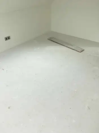 In Ameland bij een vakantiewoning 140 m2 vloer geschuurd en pvc vloer gelegd. In Ameland bij een vakantiewoning 140 m2 vloer geschuurd en pvc vloer gelegd.