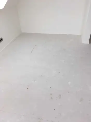 In Ameland bij een vakantiewoning 140 m2 vloer geschuurd en pvc vloer gelegd. In Ameland bij een vakantiewoning 140 m2 vloer geschuurd en pvc vloer gelegd.