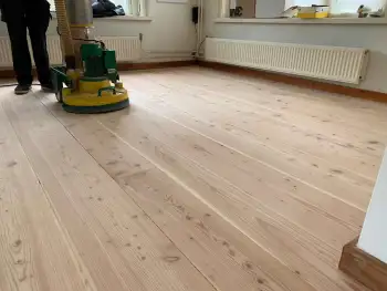 in Appingedam houten Larix vloer geschuurd en afgewerkt met olie