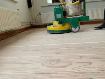 in Appingedam houten Larix vloer geschuurd en afgewerkt met olie