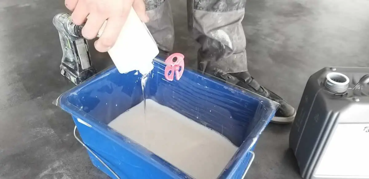In Beilen een betonvloer geschuurd en coating aangebracht. In Beilen een betonvloer geschuurd en coating aangebracht.