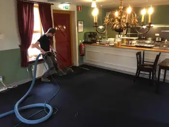 Tapijt dieptereiniging bij de gasterije in de vesting van Bourtange Tapijt dieptereiniging bij de gasterije in de vesting van Bourtange