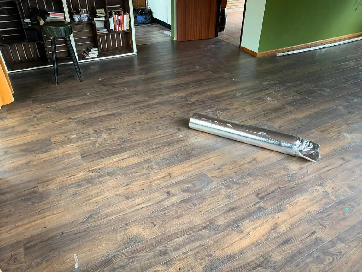 In Gasselte hebben we onlangs een Quick Step laminaatvloer gelegd. In Gasselte hebben we onlangs een Quick Step laminaatvloer gelegd.