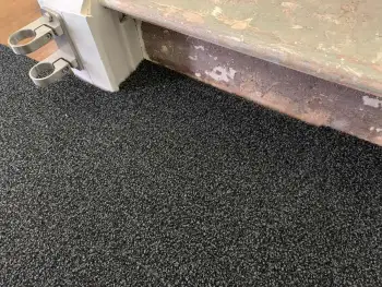 In Haren twee Inloopzone's bekleed met tapijttegels In Haren twee Inloopzone's bekleed met tapijttegels
