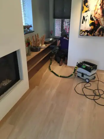 In Hooghalen een eikenvloer gerenoveerd met Pall x Zero olie In Hooghalen een eikenvloer gerenoveerd met Pall x Zero olie