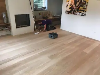 In Hooghalen een eikenvloer gerenoveerd met Pall x Zero olie In Hooghalen een eikenvloer gerenoveerd met Pall x Zero olie