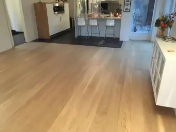 In Hooghalen een eikenvloer gerenoveerd met Pall x Zero olie In Hooghalen een eikenvloer gerenoveerd met Pall x Zero olie