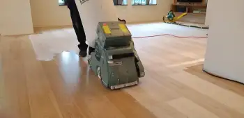 In Hooghalen een eikenvloer gerenoveerd met Pall x Zero olie In Hooghalen een eikenvloer gerenoveerd met Pall x Zero olie