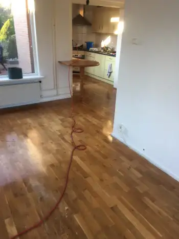 Eikenvloer gerenoveerd Eikenvloer gerenoveerd