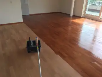 Stadskanaal Merbau lamelparket geschuurd voorzien van projectlak! Stadskanaal Merbau lamelparket geschuurd voorzien van projectlak!