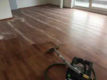 Stadskanaal Merbau lamelparket geschuurd voorzien van projectlak! Stadskanaal Merbau lamelparket geschuurd voorzien van projectlak!