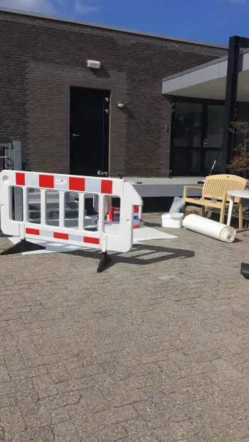 Stoep van woonzorgcentrum van Meander in Veendam in de coating Stoep van woonzorgcentrum van Meander in Veendam in de coating