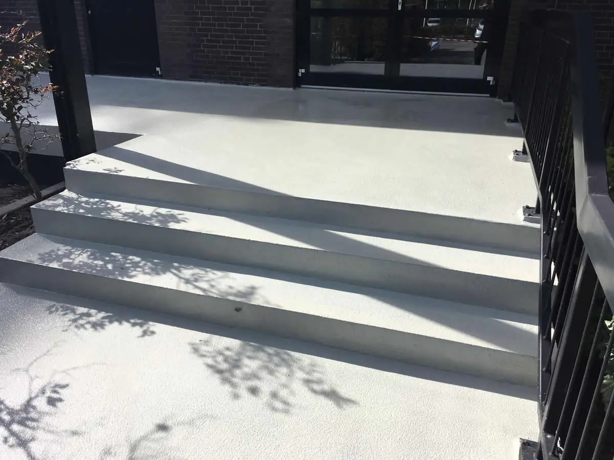 Stoep van woonzorgcentrum van Meander in Veendam in de coating Stoep van woonzorgcentrum van Meander in Veendam in de coating