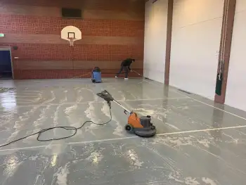 Nieuwe vloercoating voor de gymzaal in Ter Apel
