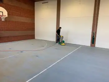 Nieuwe vloercoating voor de gymzaal in Ter Apel