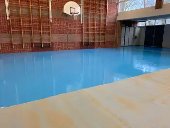 Nieuwe vloercoating voor de gymzaal in Ter Apel