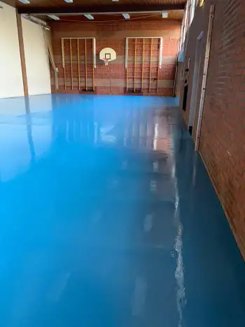 Nieuwe vloercoating voor de gymzaal in Ter Apel