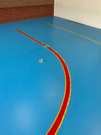 Nieuwe vloercoating voor de gymzaal in Ter Apel