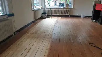 Grenen vloer geschuurd in Stadskanaal en in de naturel olie gezet. Grenen vloer geschuurd in Stadskanaal en in de naturel olie gezet.