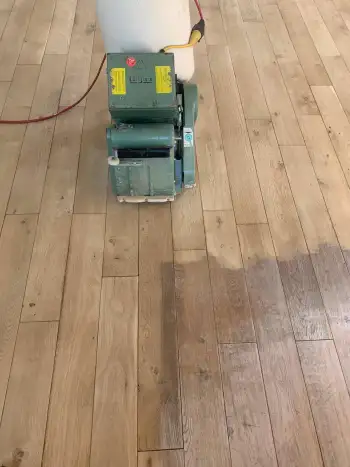 In Hoogersmilde een houten vloer eiken gerenoveerd. In Hoogersmilde een houten vloer eiken gerenoveerd.
