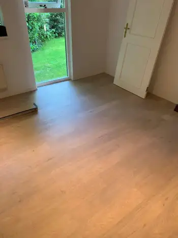 In Hoogersmilde een houten vloer eiken gerenoveerd. In Hoogersmilde een houten vloer eiken gerenoveerd.