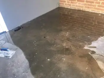 Wij kunnen een sterke en slijtvaste Coatingvloer in uw garage aanbrengen Wij kunnen een sterke en slijtvaste Coatingvloer in uw garage aanbrengen