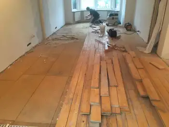In Enschede een houten beuken vloer gerenoveerd