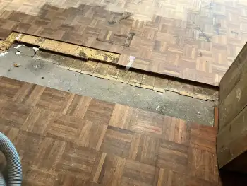 Renovatie Eiken mozaïek vloer in het buurthuis MellensHorst in Haren Renovatie Eiken mozaïek vloer in het buurthuis MellensHorst in Haren