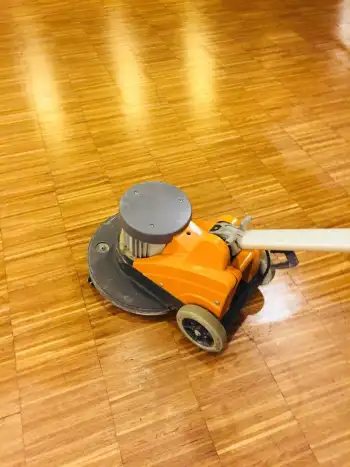Periodiek houten vloer reinigen Periodiek houten vloer reinigen