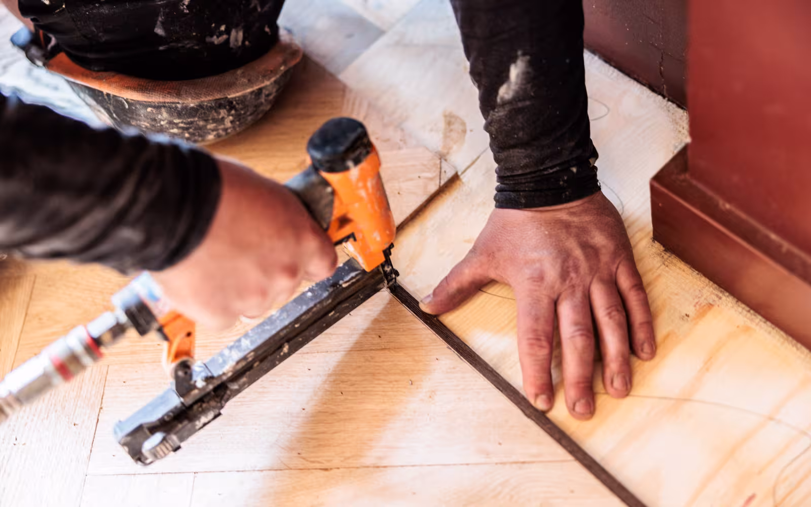 leggen houten vloer drenhte