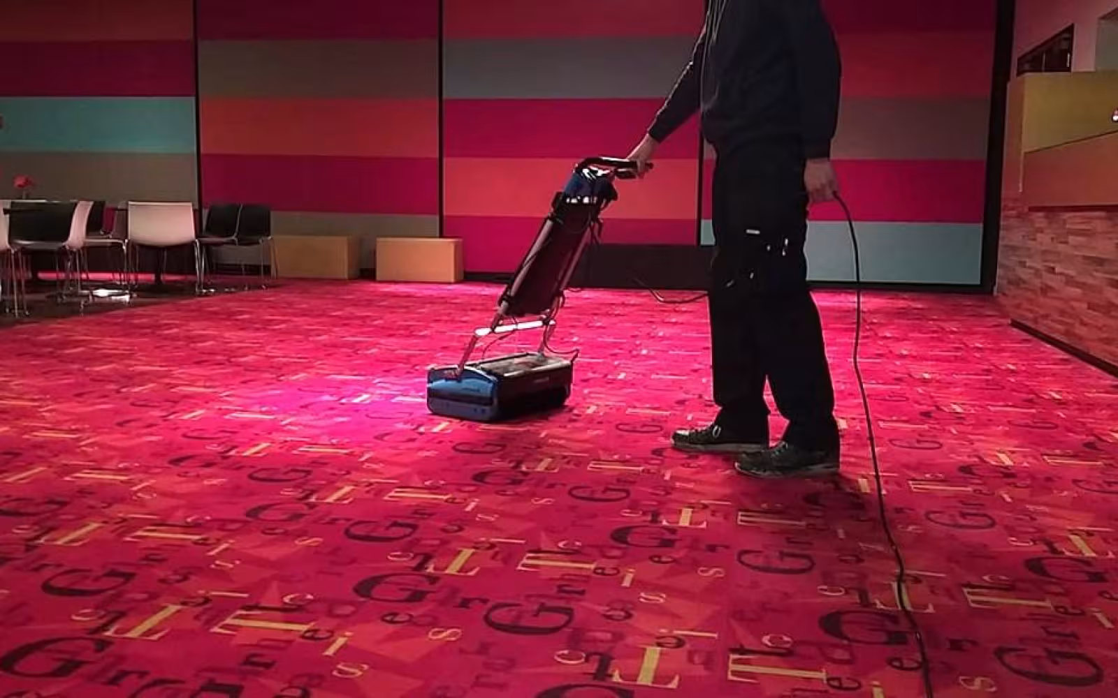 diepte reiniging theater vloer groningen
